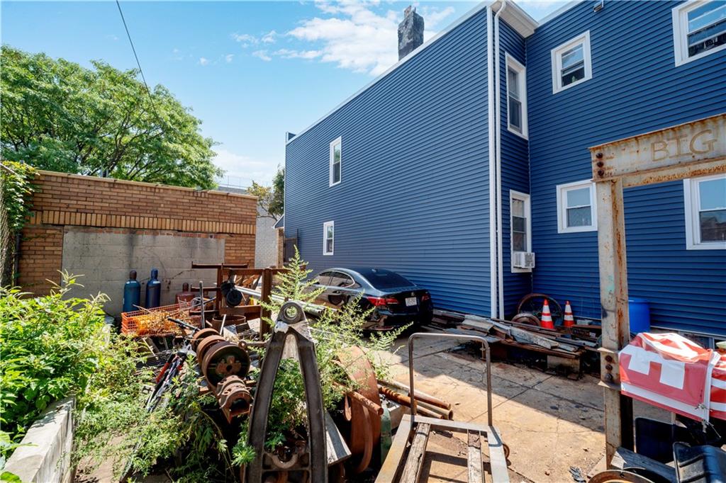 1629 Decatur Street Property Photo 7