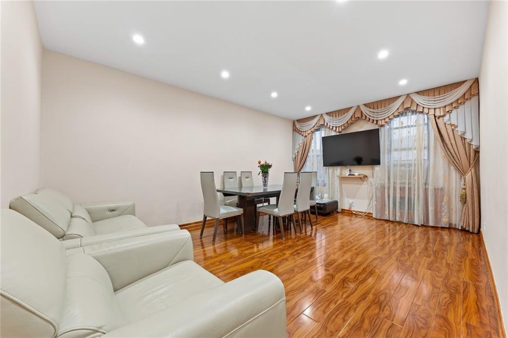 2020 Kings Highway 5e Property Photo 1