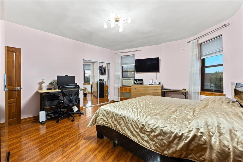 2020 Kings Highway 5e Property Photo 13