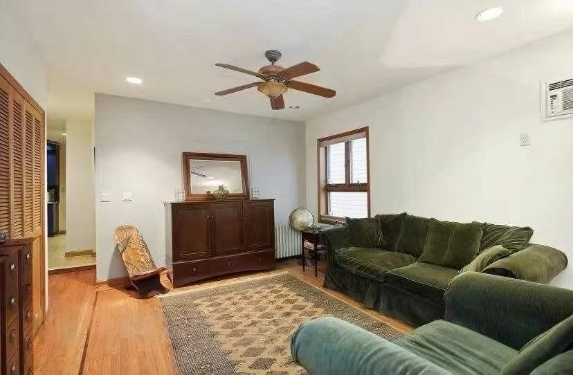 1433 Bay Ridge Parkway Property Photo 2