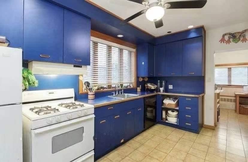 1433 Bay Ridge Parkway Property Photo 3