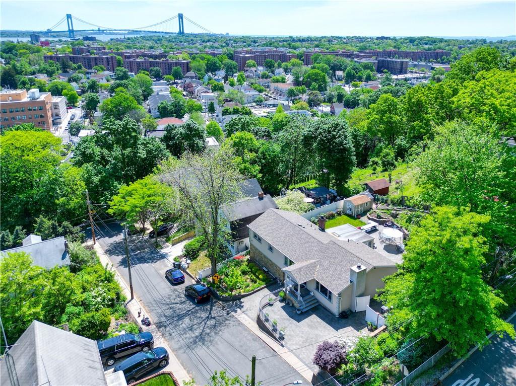 93 Centre Avenue Property Photo 4