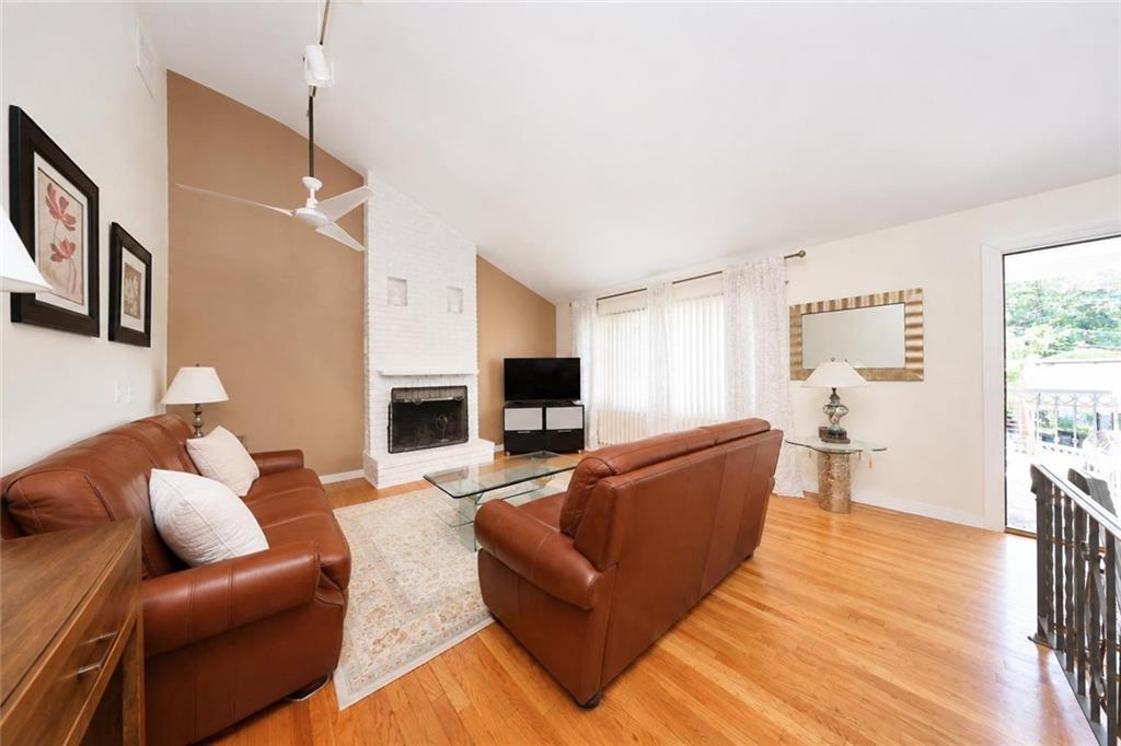 93 Centre Avenue Property Photo 10