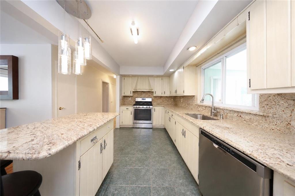 93 Centre Avenue Property Photo 18