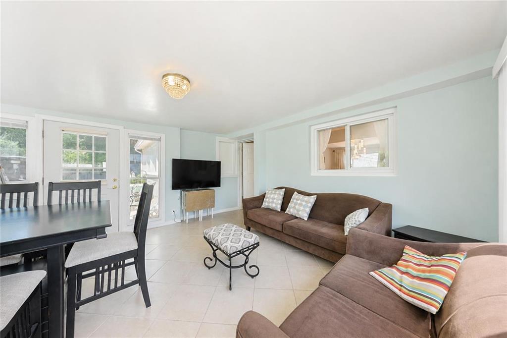 93 Centre Avenue Property Photo 23