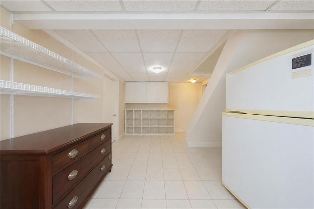 93 Centre Avenue Property Photo 24