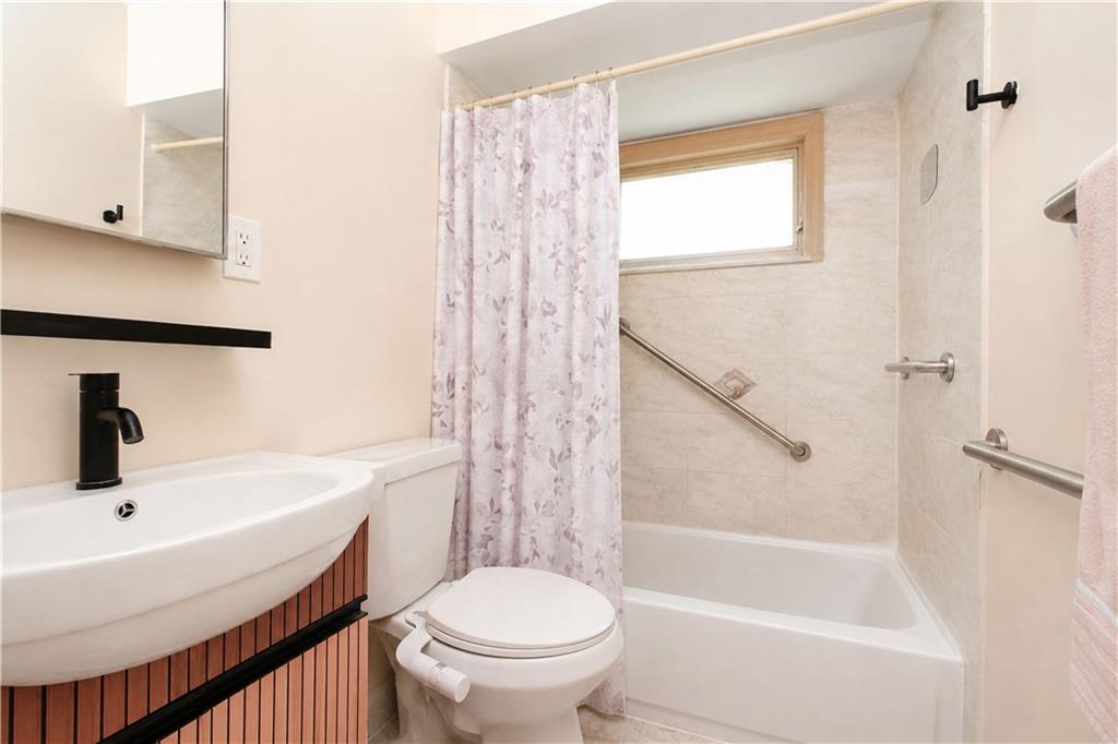 70 Roosevelt Avenue Property Photo 7