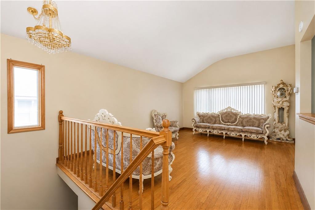 70 Roosevelt Avenue Property Photo 16
