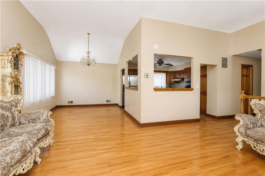 70 Roosevelt Avenue Property Photo 17