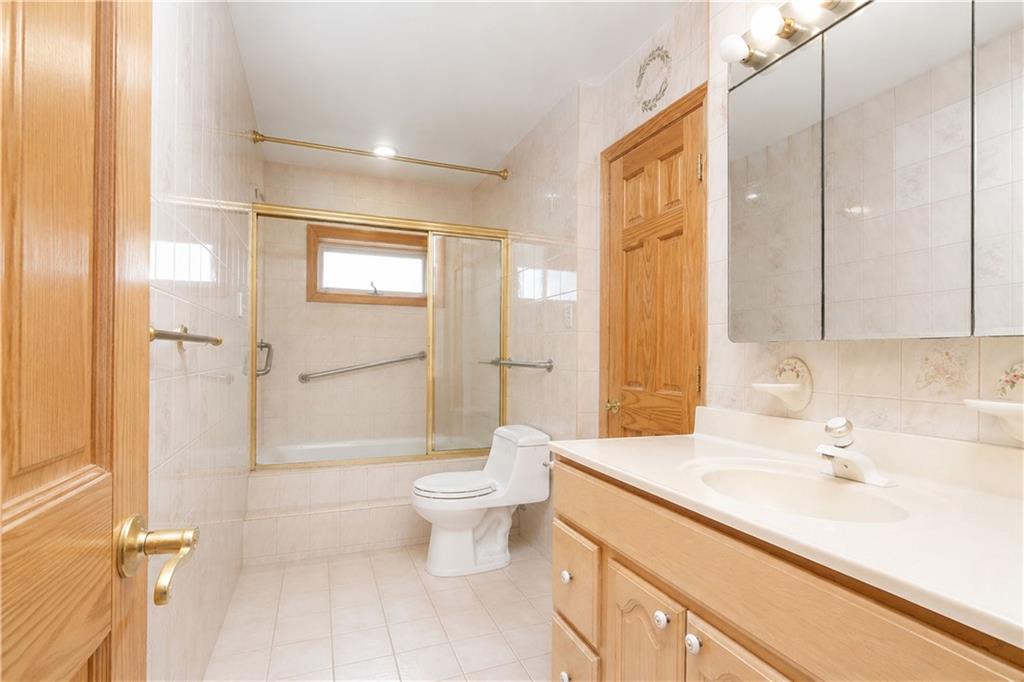 70 Roosevelt Avenue Property Photo 27