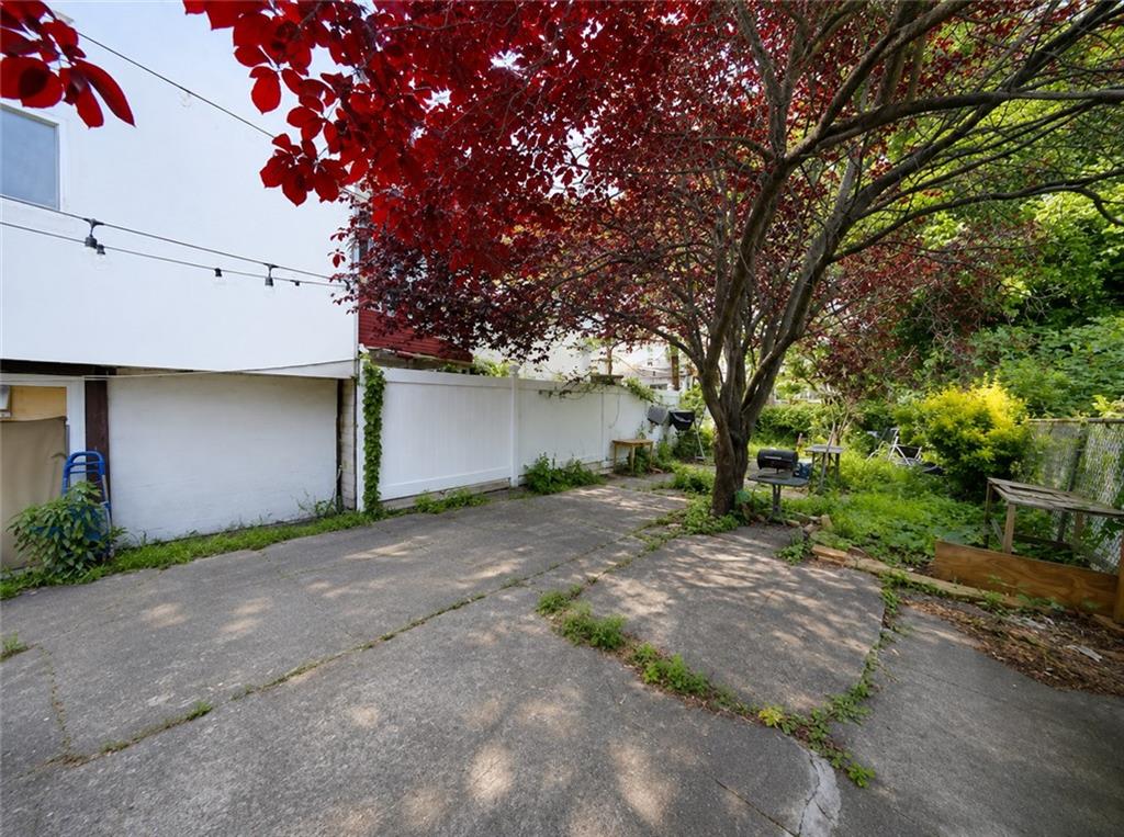 203 Gelston Avenue Property Photo 14