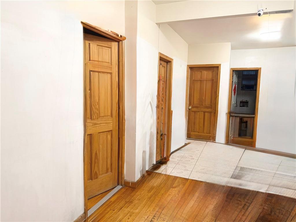 548 56th Street Property Photo 4
