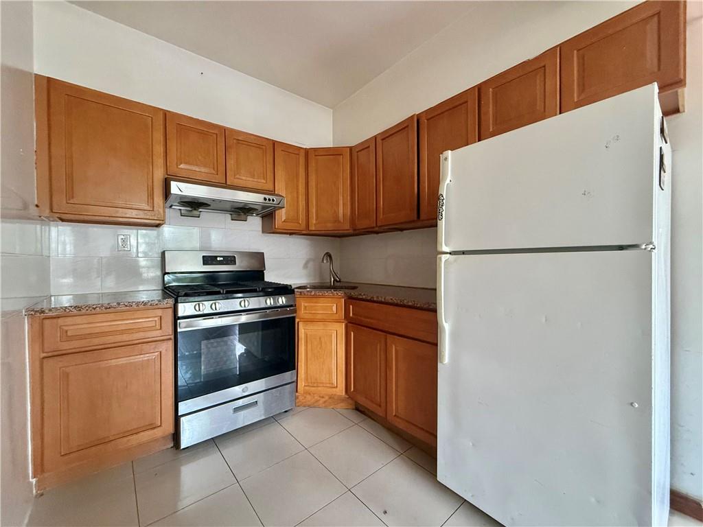 1567 73rd Street Property Photo 2