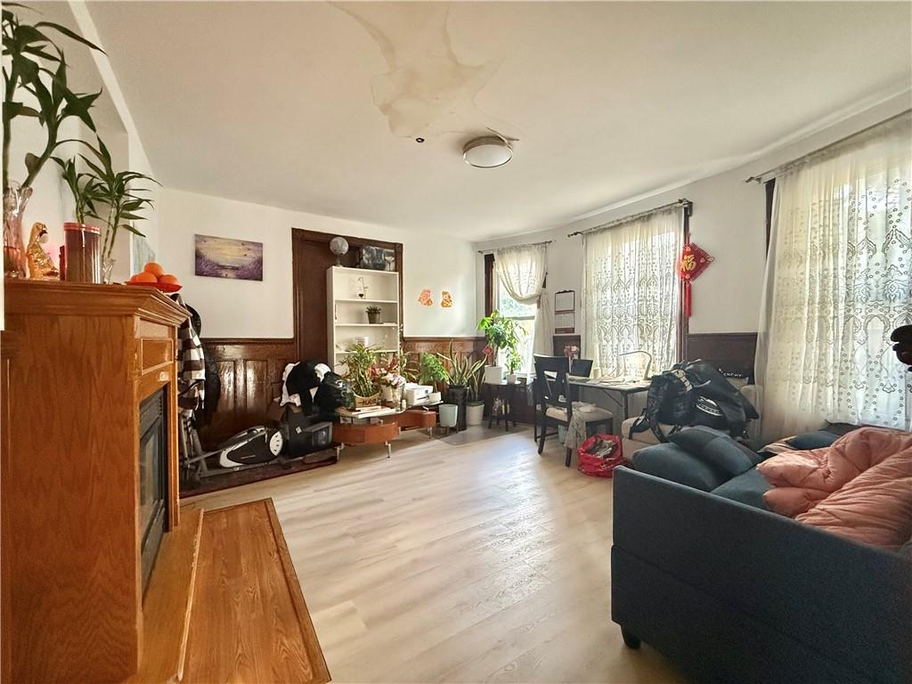 1567 73rd Street Property Photo 8