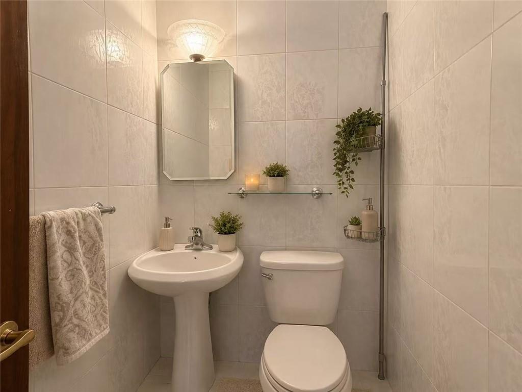 2828 Bragg Street Property Photo 9