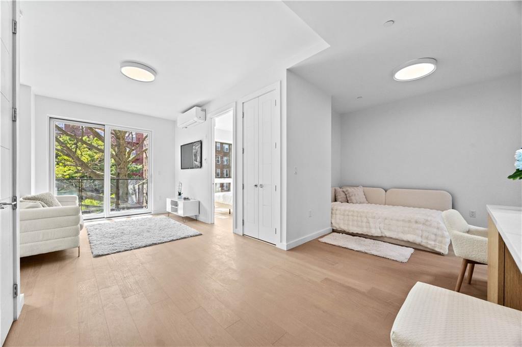 2183 Ocean Avenue 2e Property Photo 3