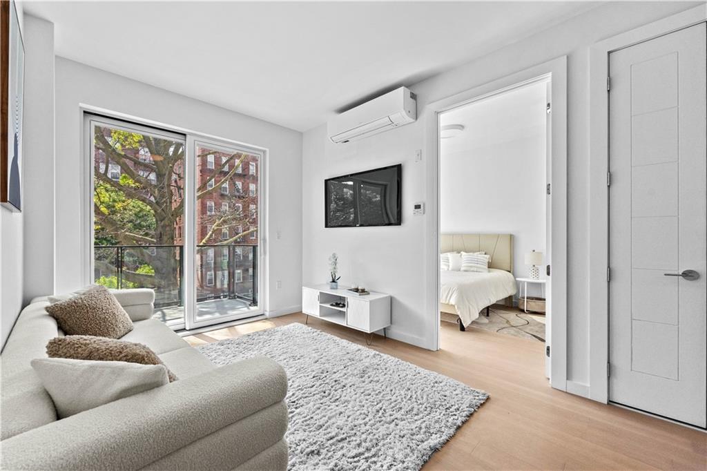 2183 Ocean Avenue 2e Property Photo 7