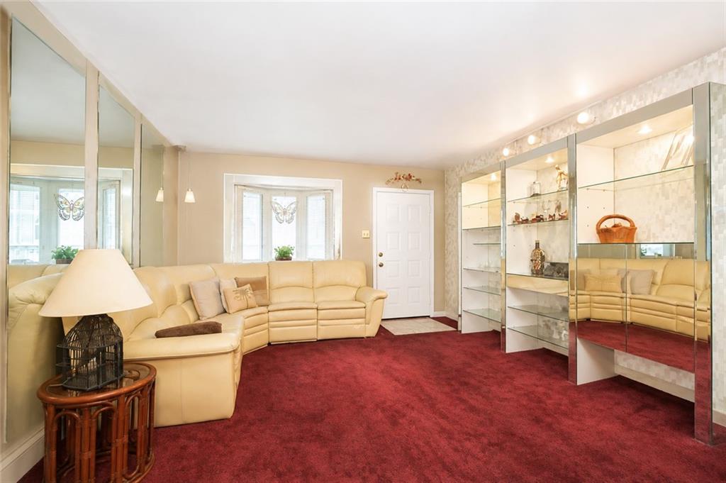 152 Crossfield Avenue Property Photo 3