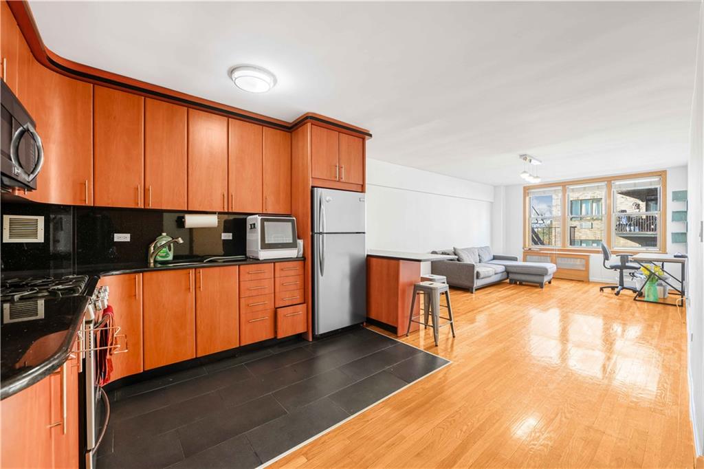 1625 Emmons Avenue 4k Property Photo 4