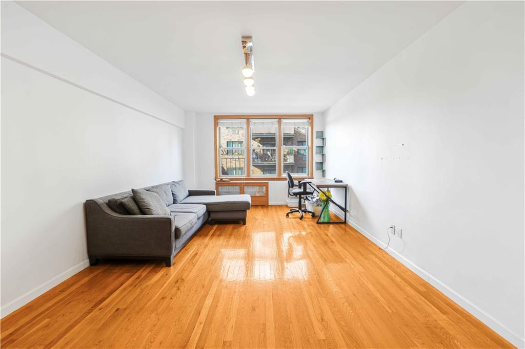1625 Emmons Avenue 4k Property Photo 6