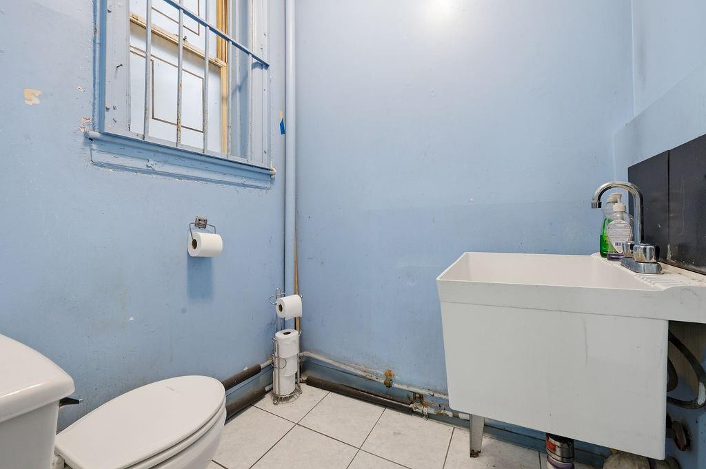 451 Bay Ridge Avenue Property Photo 9