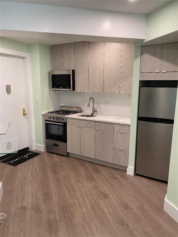 50 Shore Boulevard 1k Property Photo 2