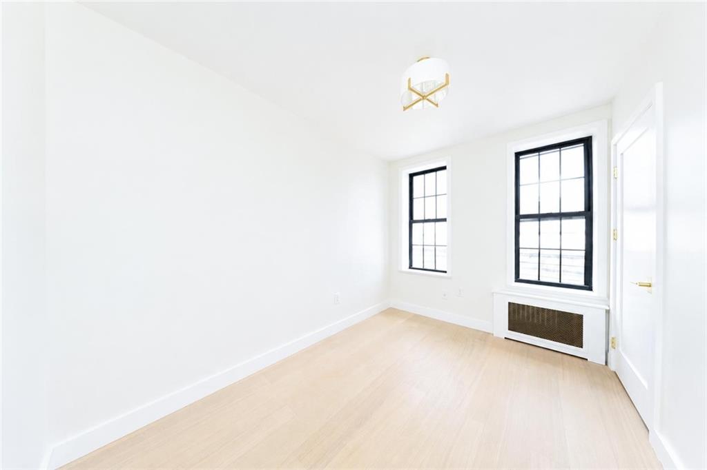 2219 60th Street Property Photo 16