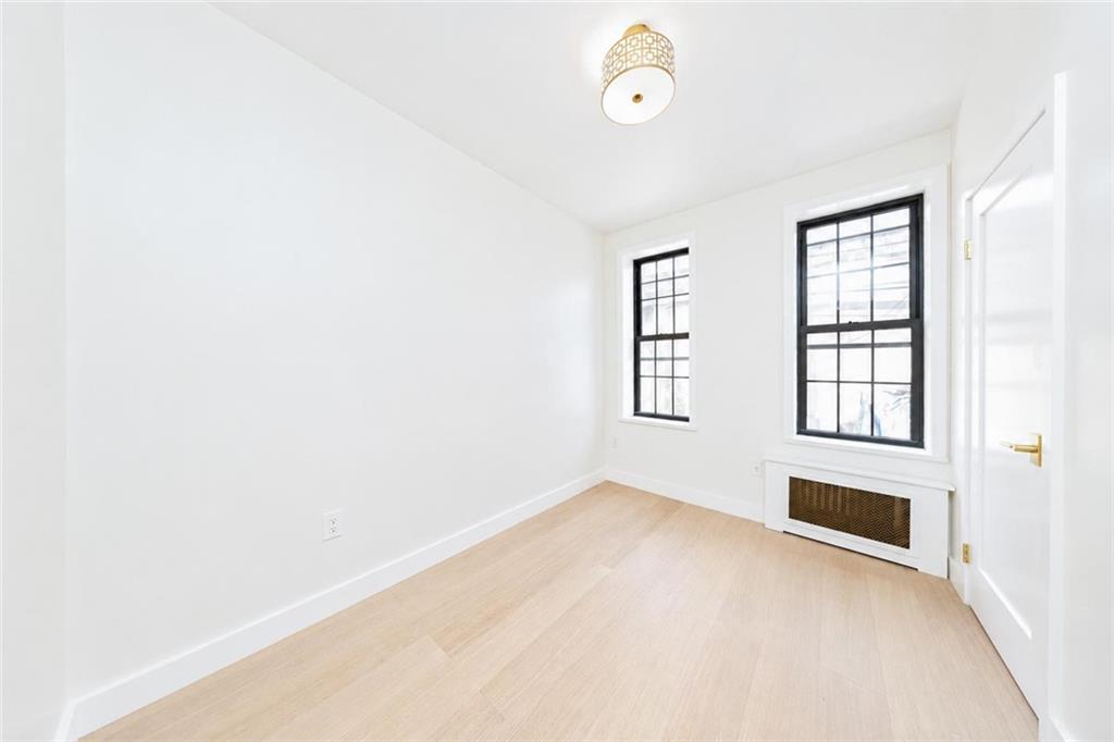 2219 60th Street Property Photo 18