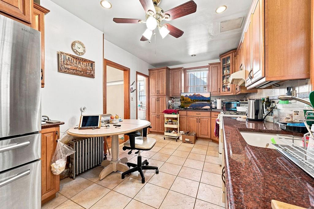 8210 Fort Hamilton Parkway Property Photo 11