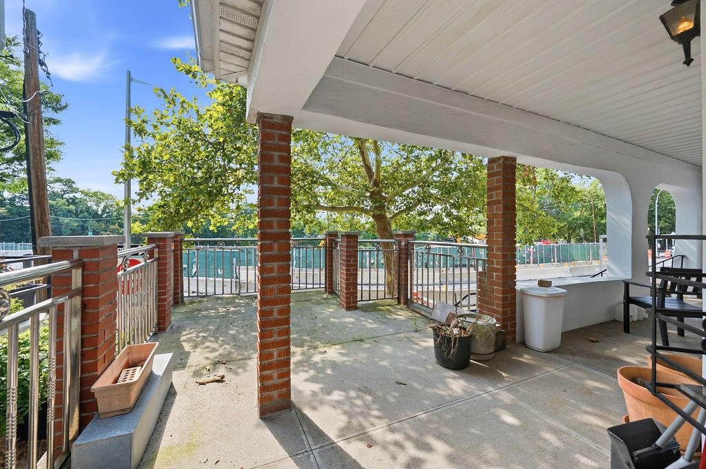 8210 Fort Hamilton Parkway Property Photo 26
