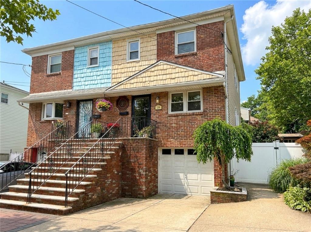 124 East Broadway Way Property Photo 1
