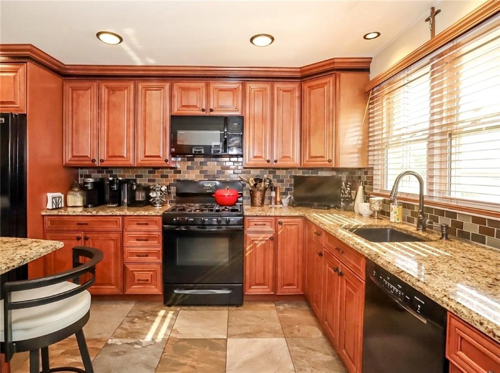 124 East Broadway Way Property Photo 8