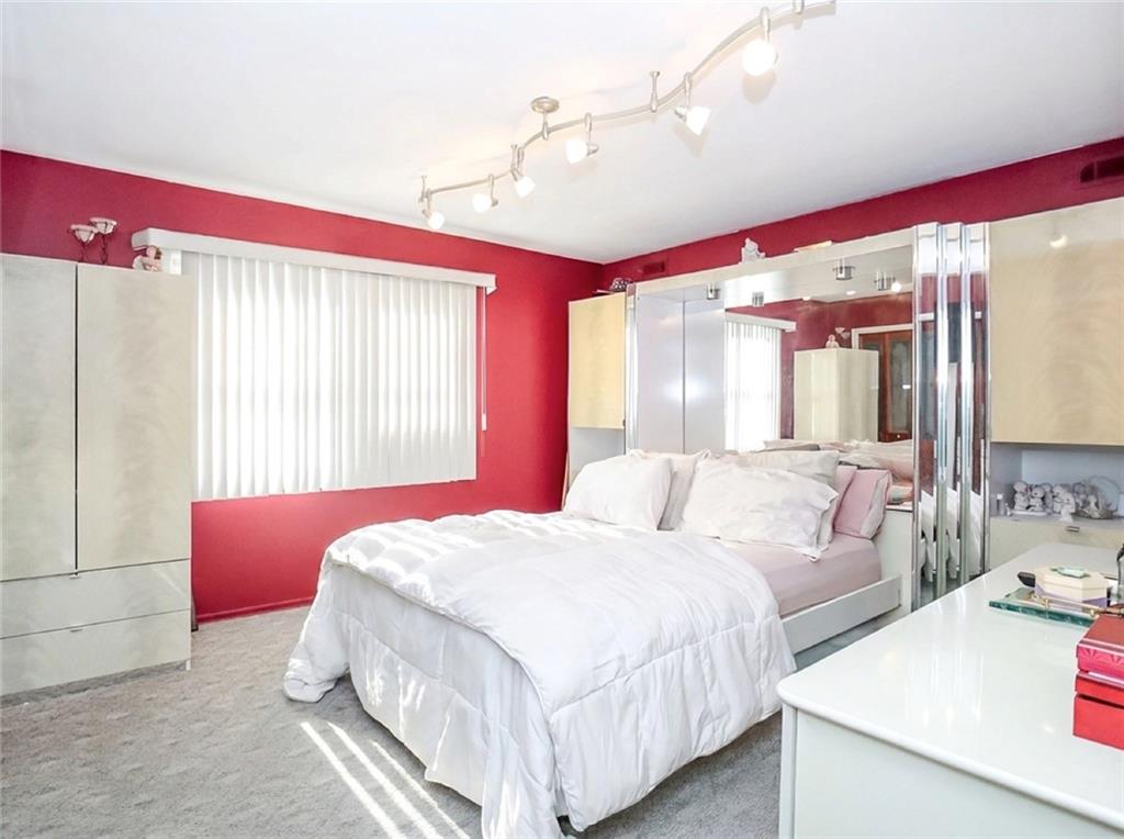 124 East Broadway Way Property Photo 15