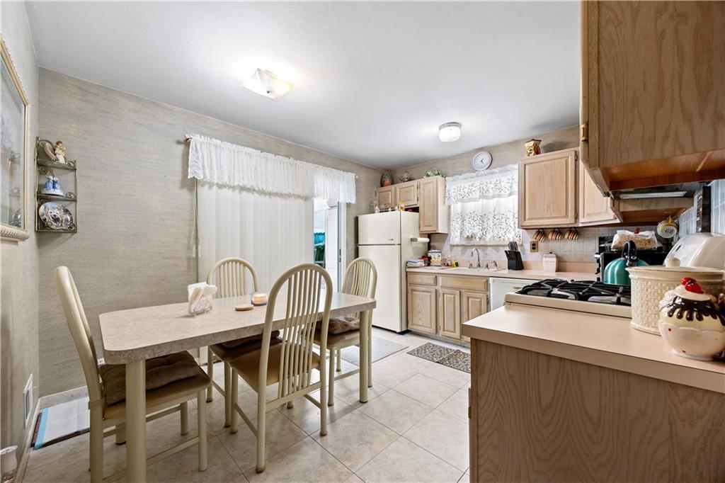 177 Lorraine Loop Property Photo 7