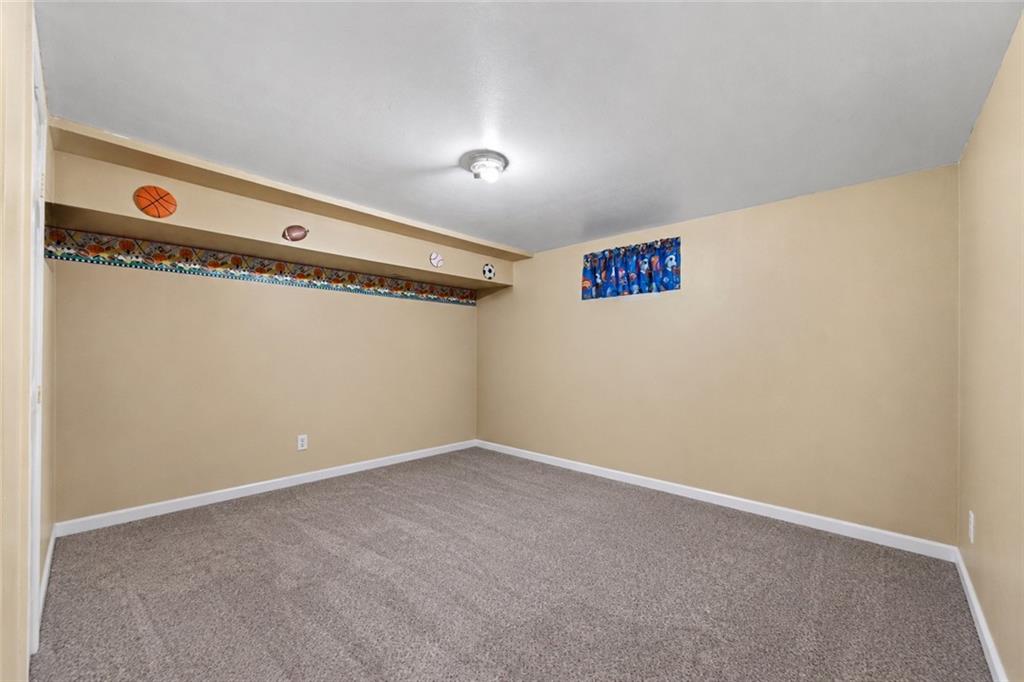 177 Lorraine Loop Property Photo 17