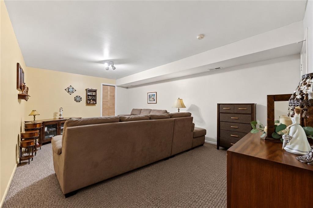 177 Lorraine Loop Property Photo 18