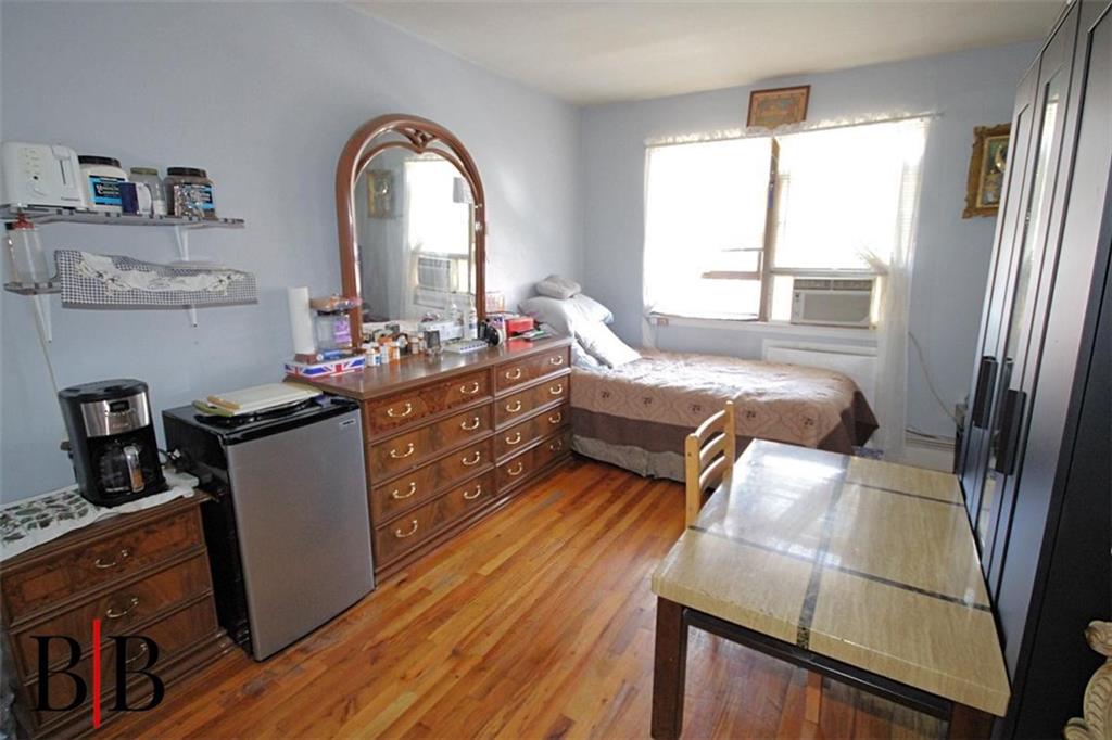 40 Bay 46th Street Property Photo 32