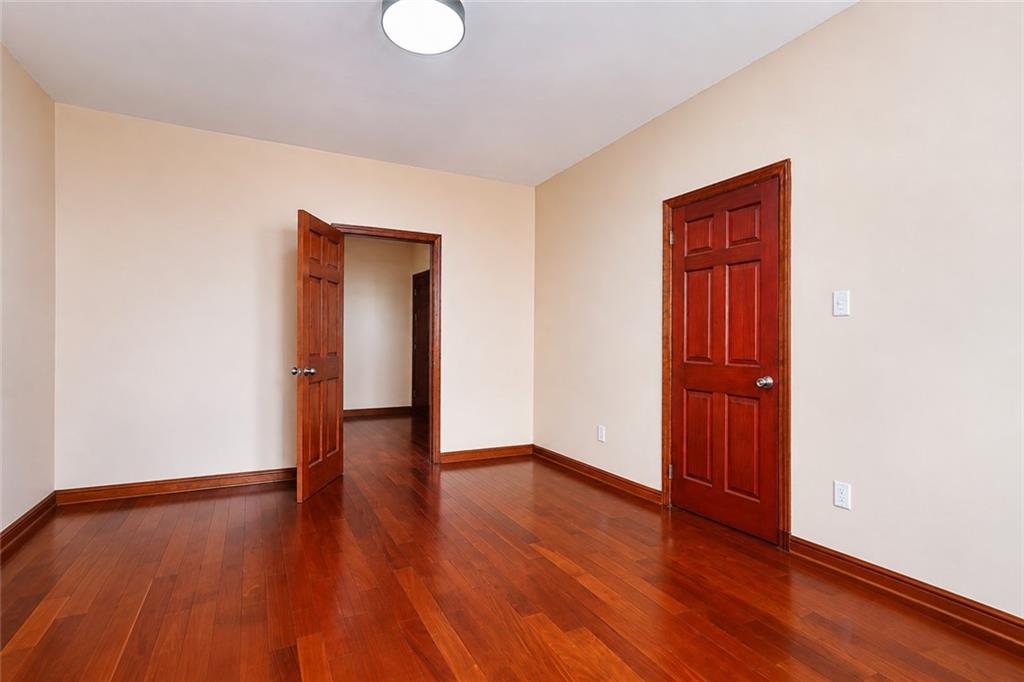 82 Kermit Place Property Photo 4