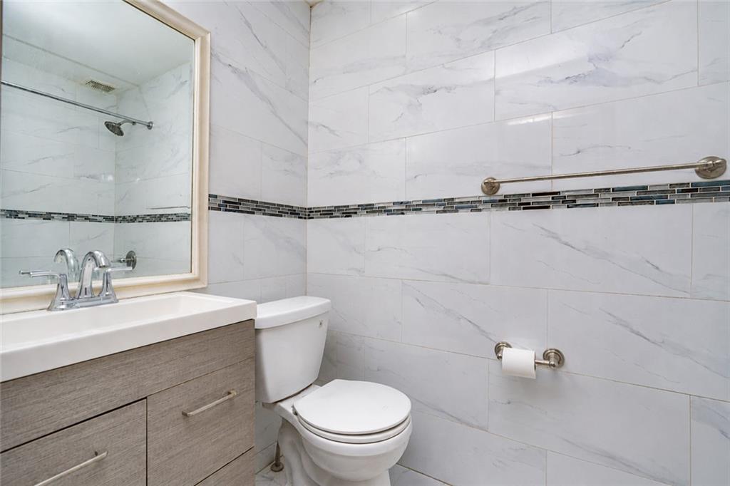 82 Kermit Place Property Photo 24
