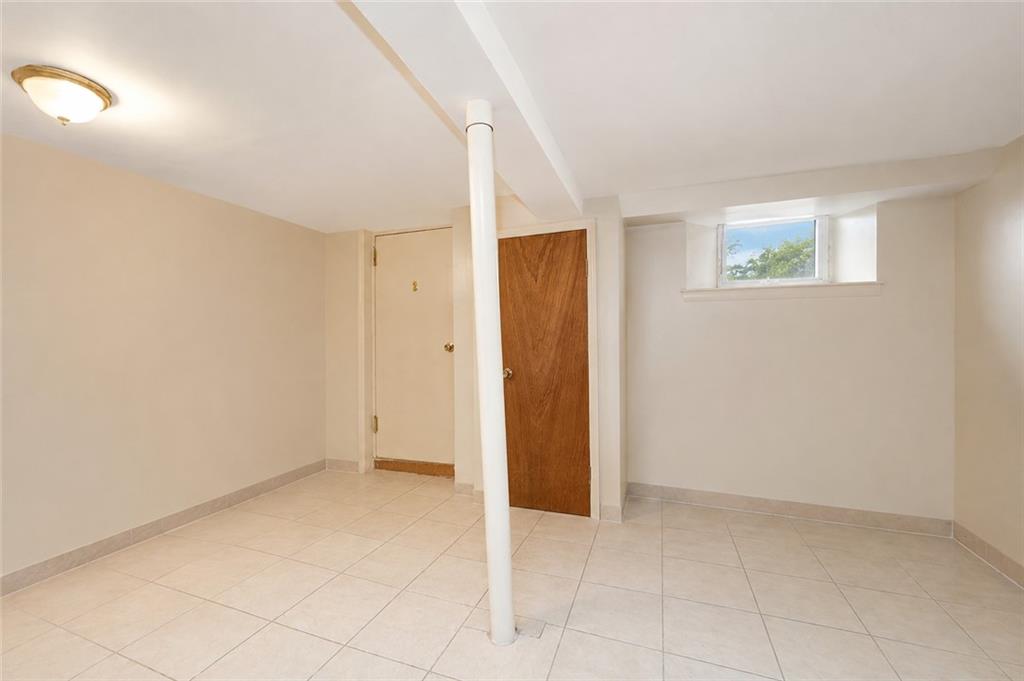 82 Kermit Place Property Photo 28