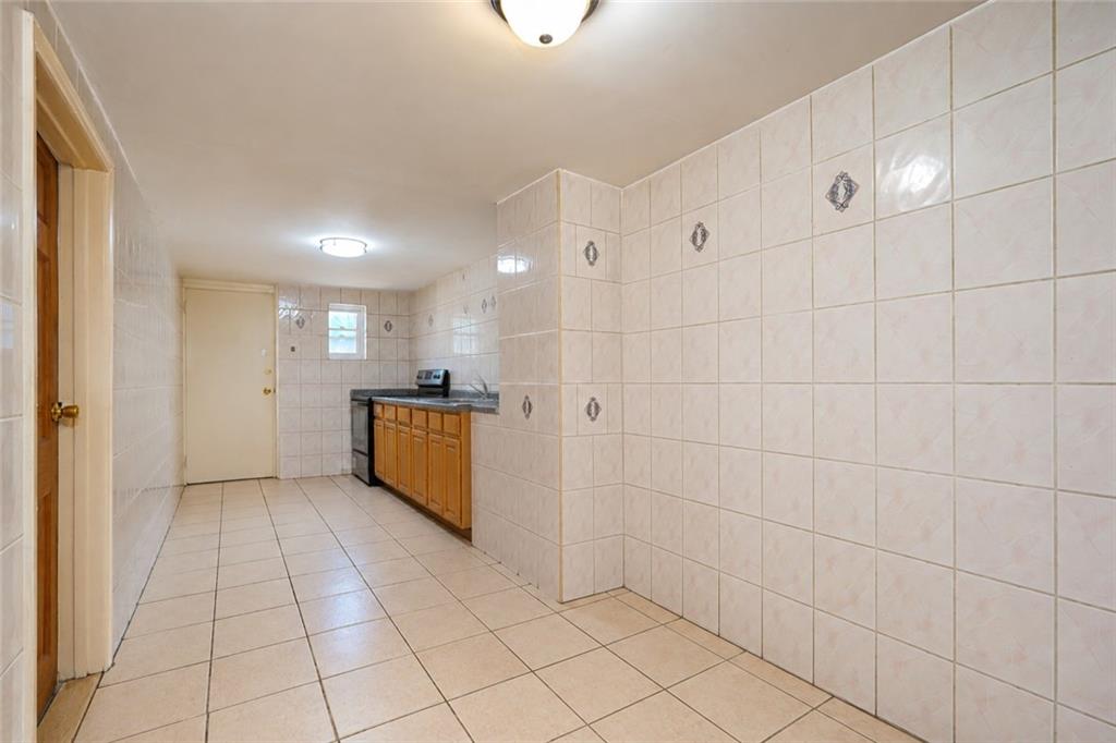 82 Kermit Place Property Photo 31