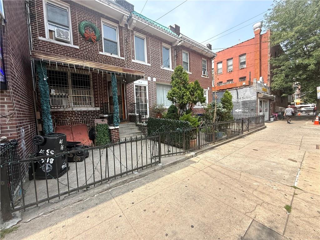 816 53rd Street Property Photo 3
