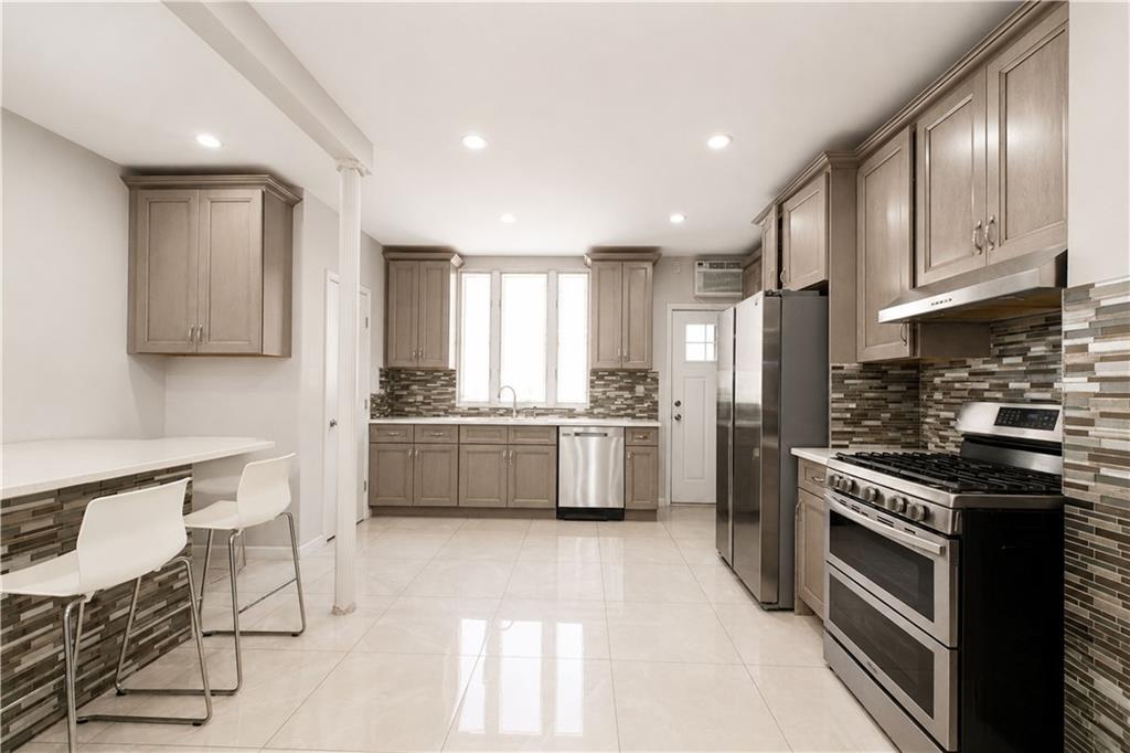 821 Avenue M Property Photo 10