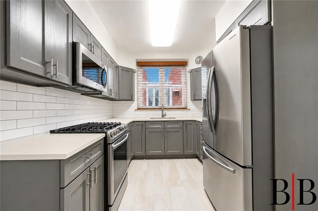 2060 East 63rd Street Property Photo 4