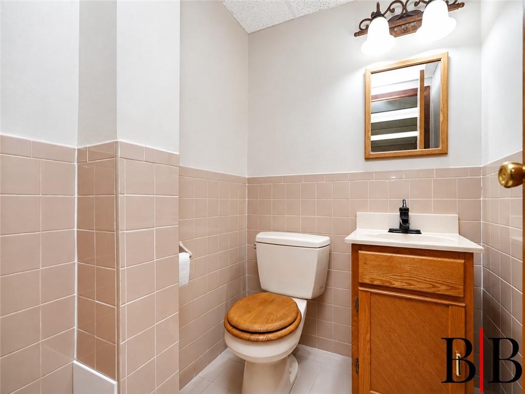2060 East 63rd Street Property Photo 7