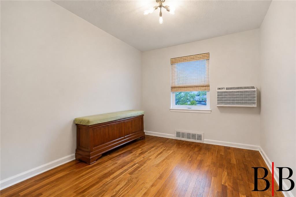 2060 East 63rd Street Property Photo 19