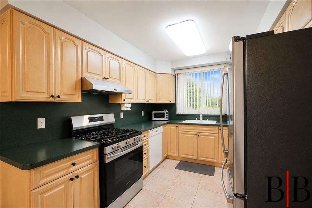 2060 East 63rd Street Property Photo 30