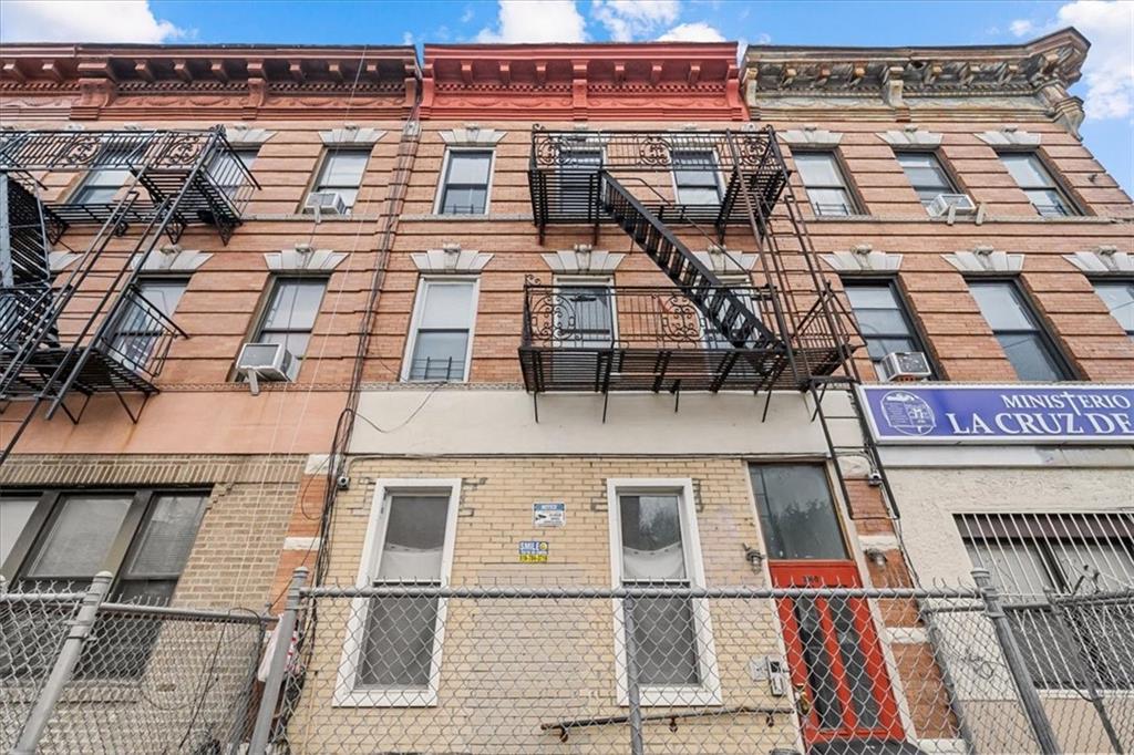 1060 Rogers Avenue Property Photo 1
