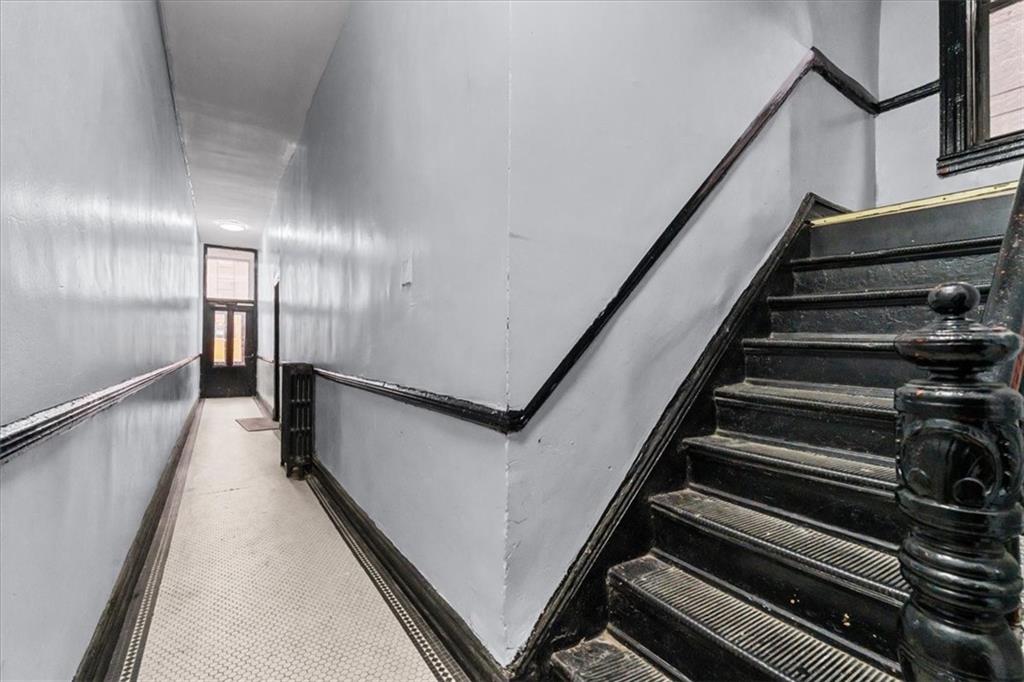 1060 Rogers Avenue Property Photo 3