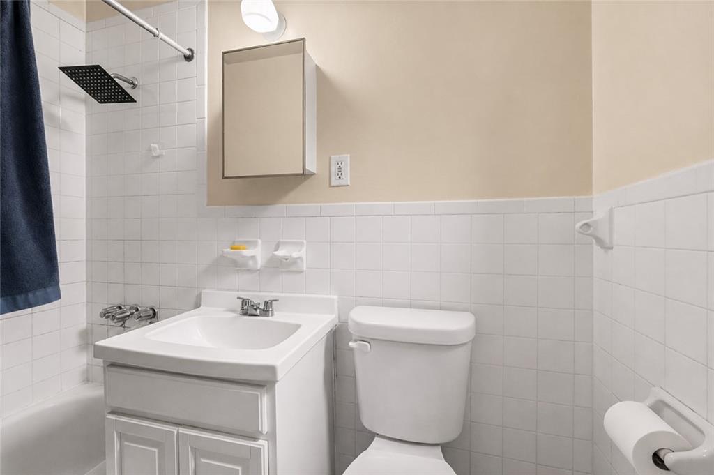 1060 Rogers Avenue Property Photo 6